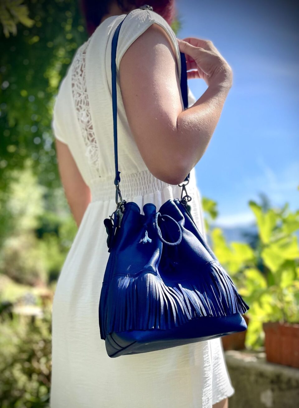 Sac seau So cuir bleu franges