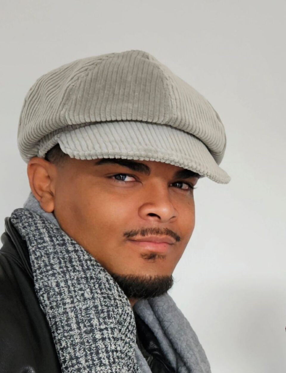 Casquette-Newsboy-Velours-Gris-Cotelé